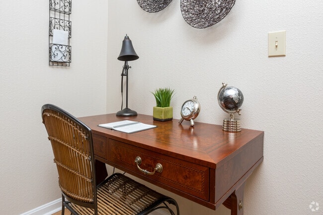 2BR, 2BA - 1111 SF - Sala de estar - Villas Of Forest Springs