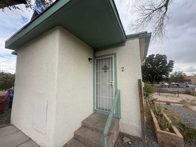 Building Photo - 1102 Edith Blvd SE