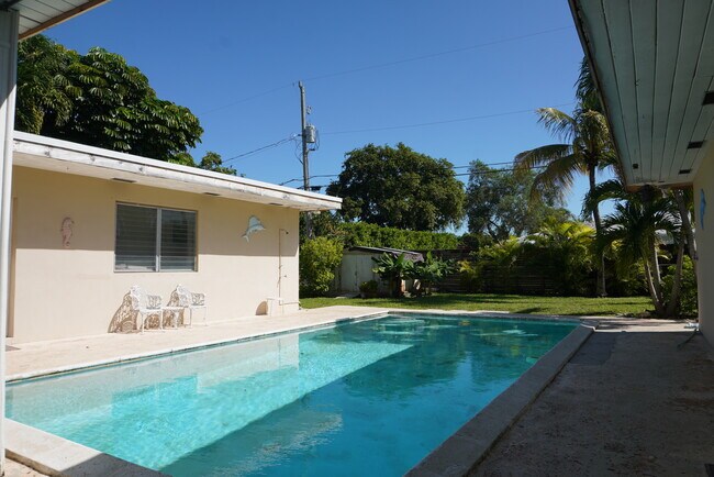 Foto del edificio - 10911 NE 9th Ct