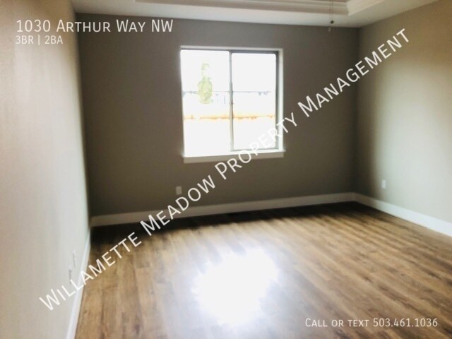 Building Photo - Newer 3 Bedroom Duplex in West Salem! Beau...