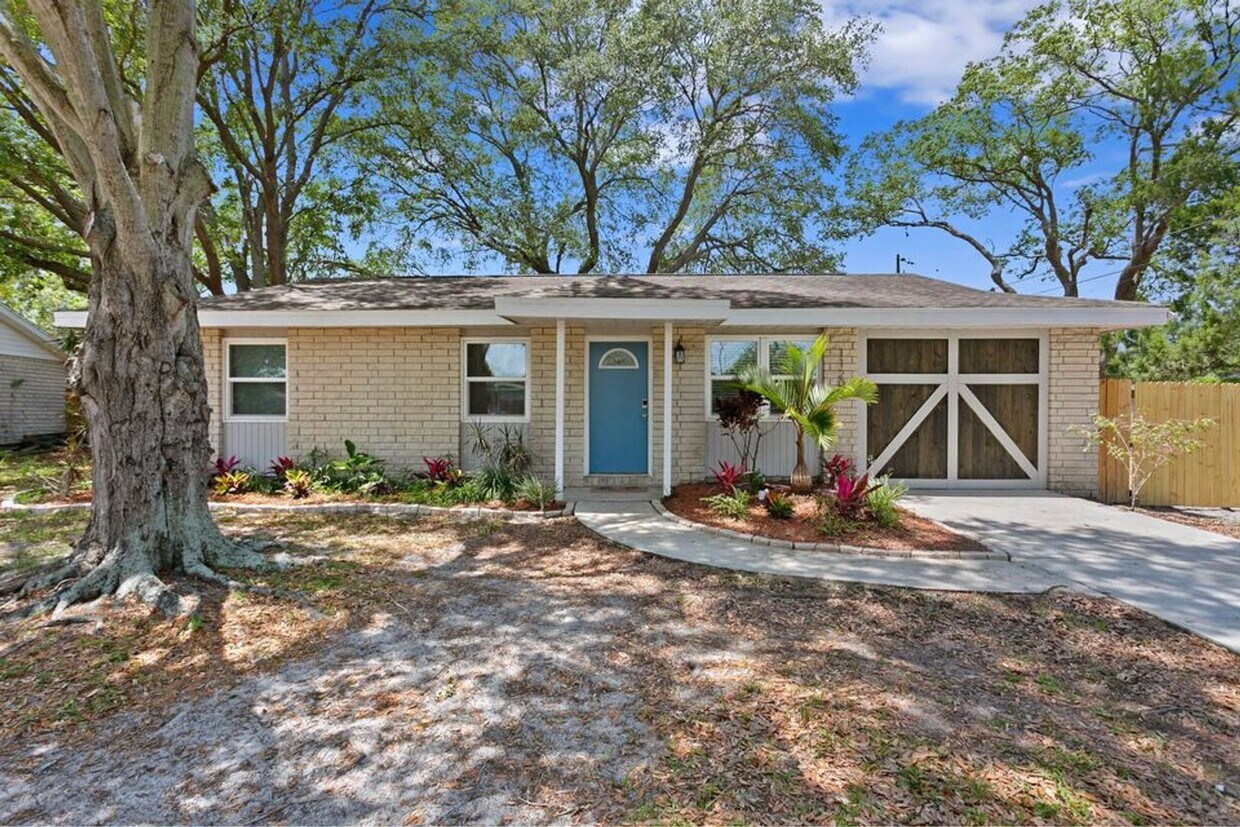 Photo - 11208 Duncan St