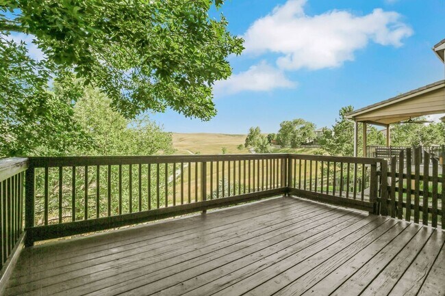 Building Photo - Move-in ready 4BR/3.5BA in Rock Creek - EV...