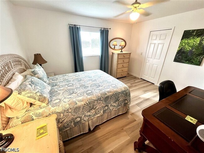 Foto del edificio - 818 SW 8th Pl