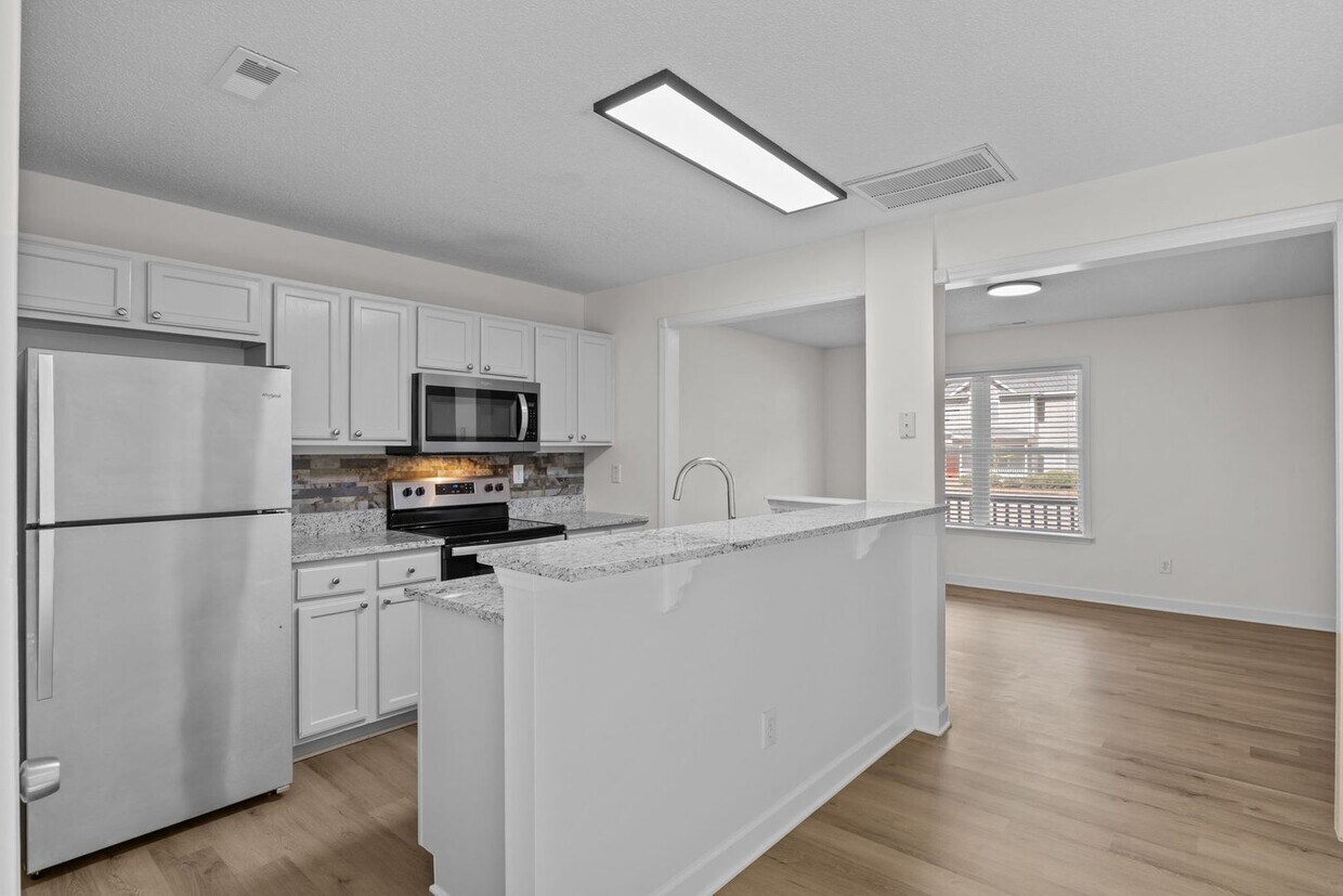 Foto principal - Newly Renovated Townhome!