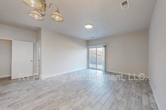 Building Photo - 5419 Saturnia Rd NW