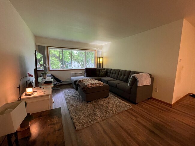 Gran sala de estar - Steeple View Apartments