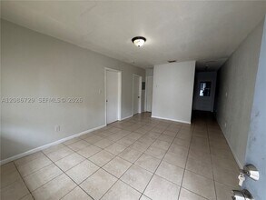 Building Photo - 148 NW 14th Way