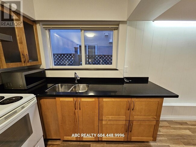 Building Photo - 2bed Parker St