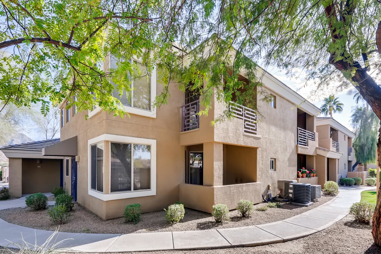 Primary Photo - 1411 E Orangewood Ave