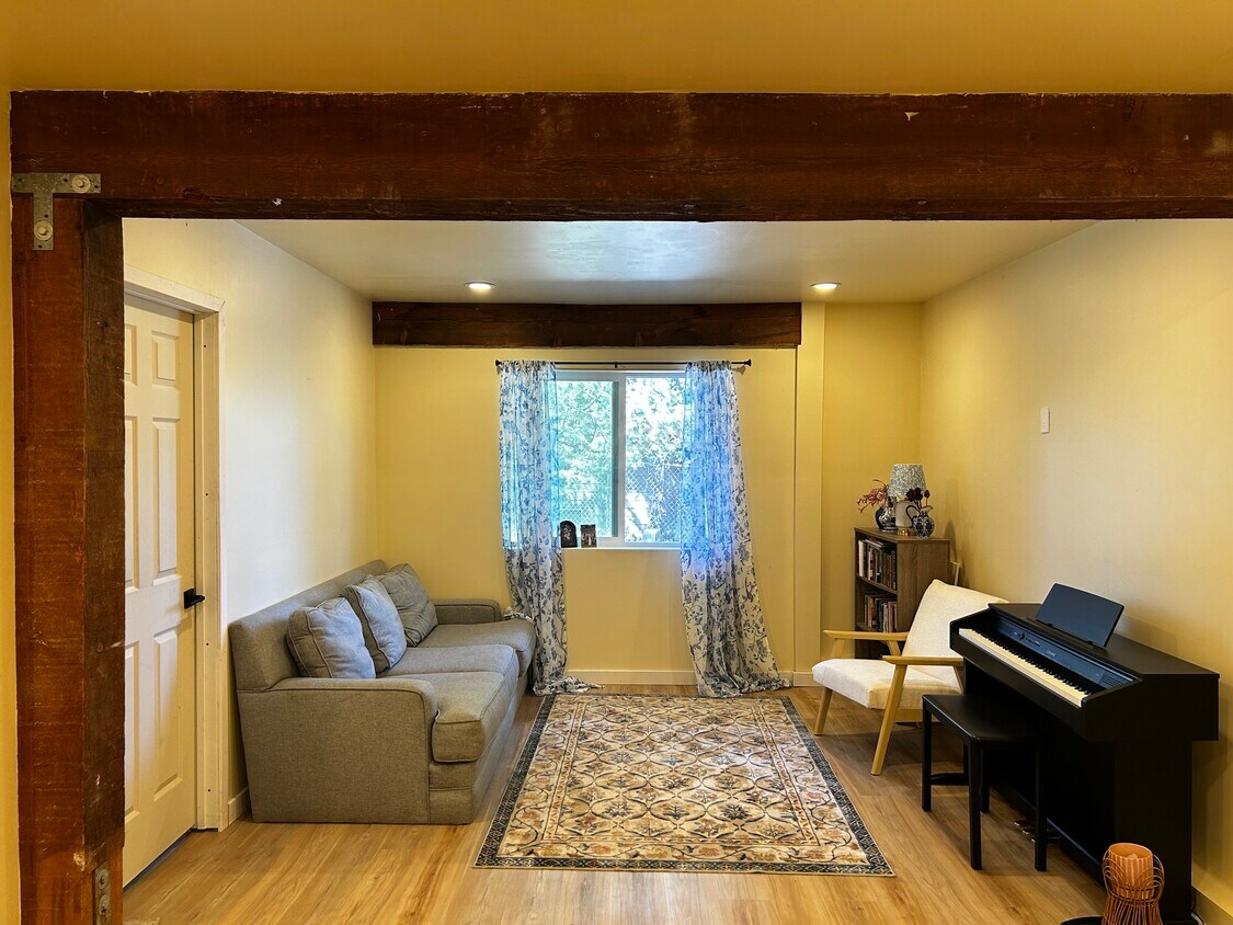 Sala de estar - 2235 Sunset Dr