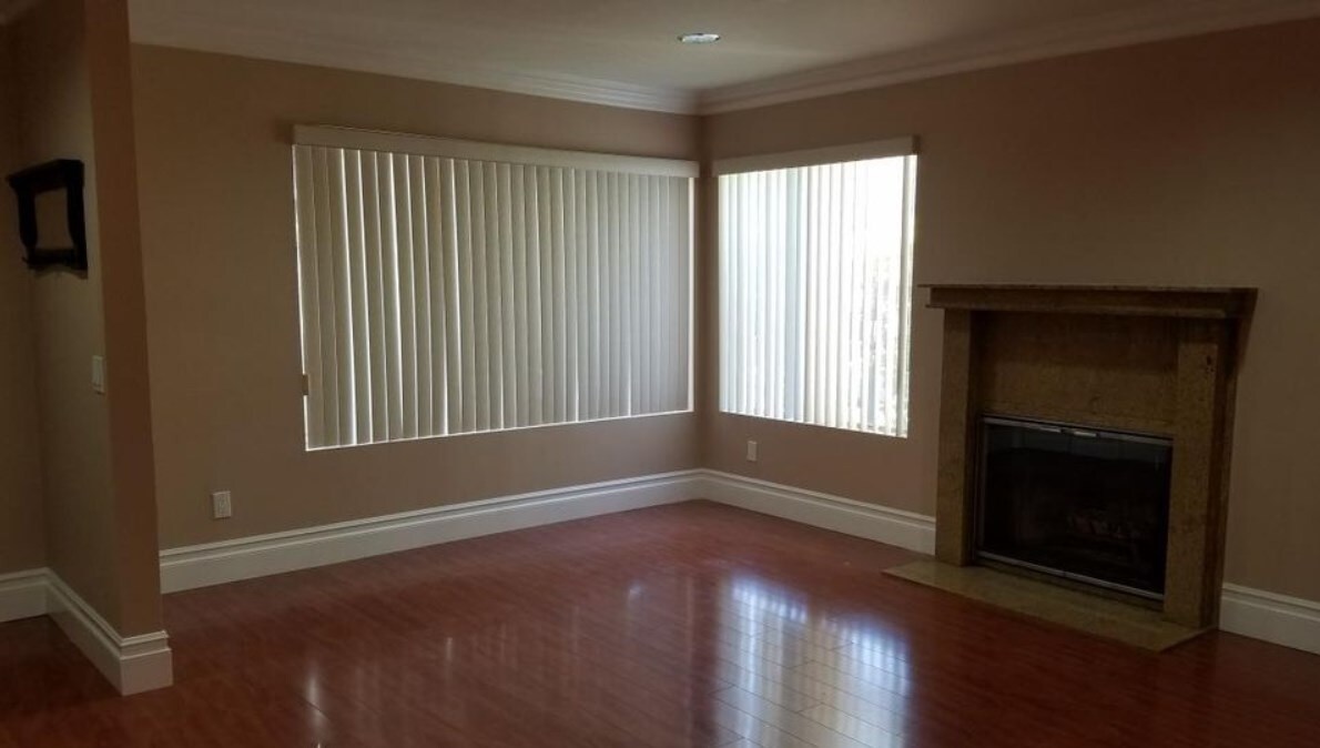 Living Room - 18408 Hatteras St