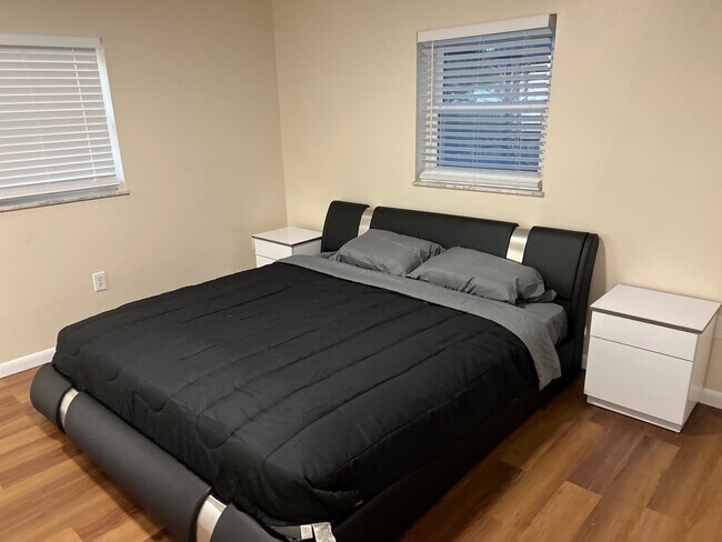 Foto del edificio - 2902 Oleander Blvd