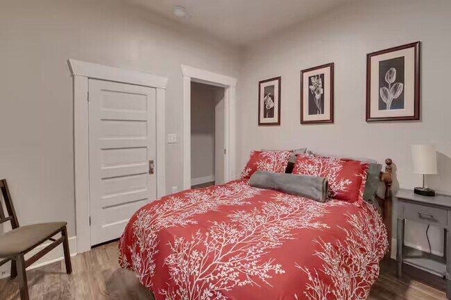 Foto del edificio - TheSuiteOne @ The Garland Suites (Furnished)