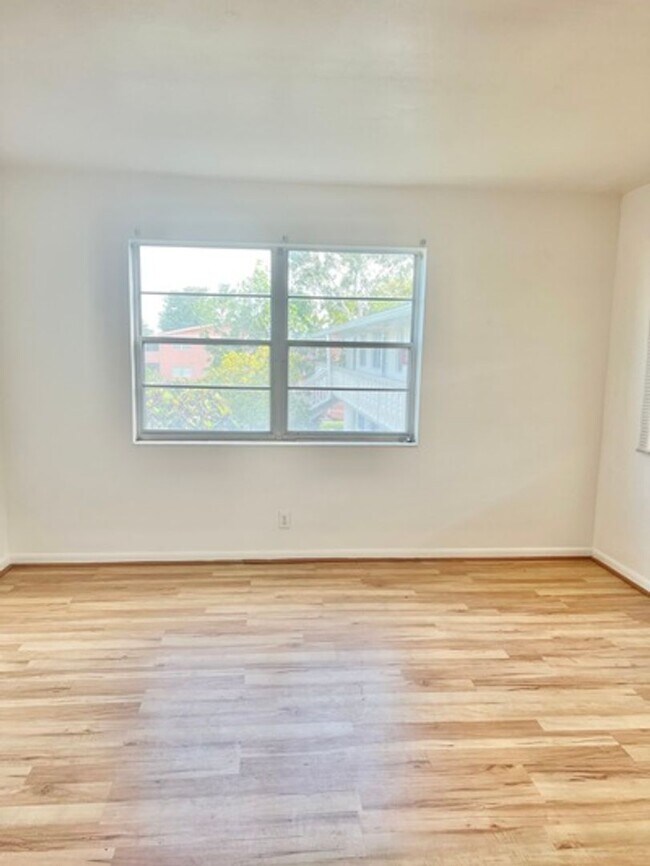 Photo - 89 Sheffield D House