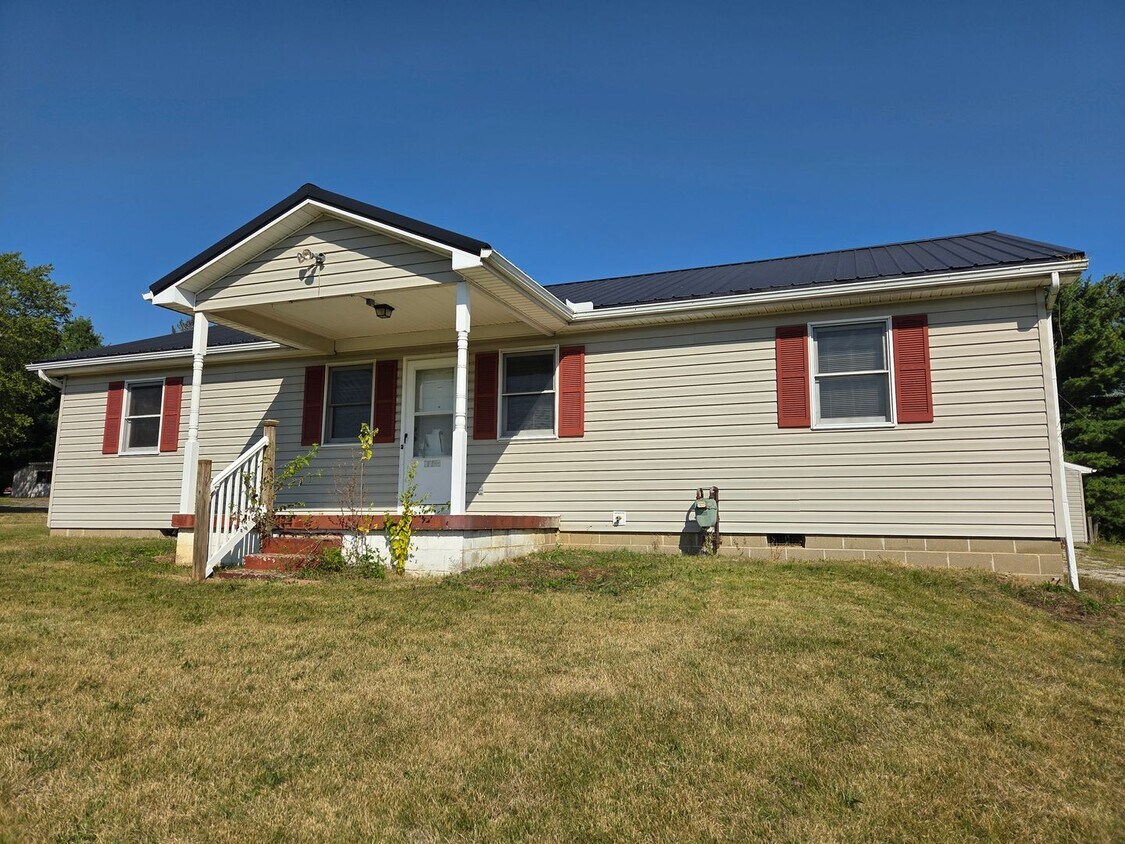 Primary Photo - 3 Bedroom, 2 Bathroom House for Rent