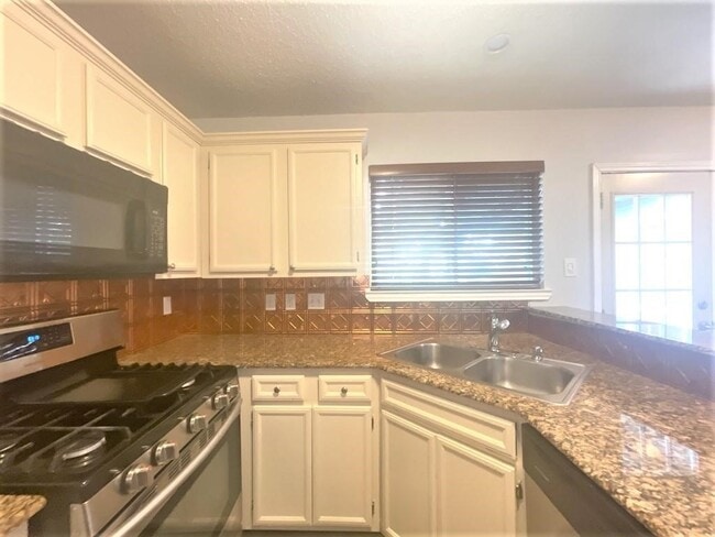 Building Photo - 503 Maple Run Dr