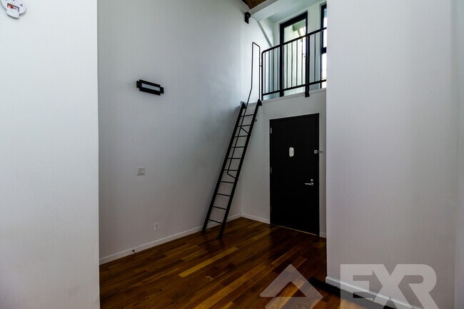 Building Photo - 618 Bushwick Ave