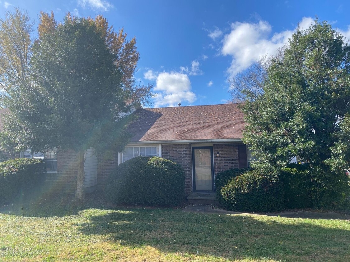 Foto principal - 118 Creekwood Ave