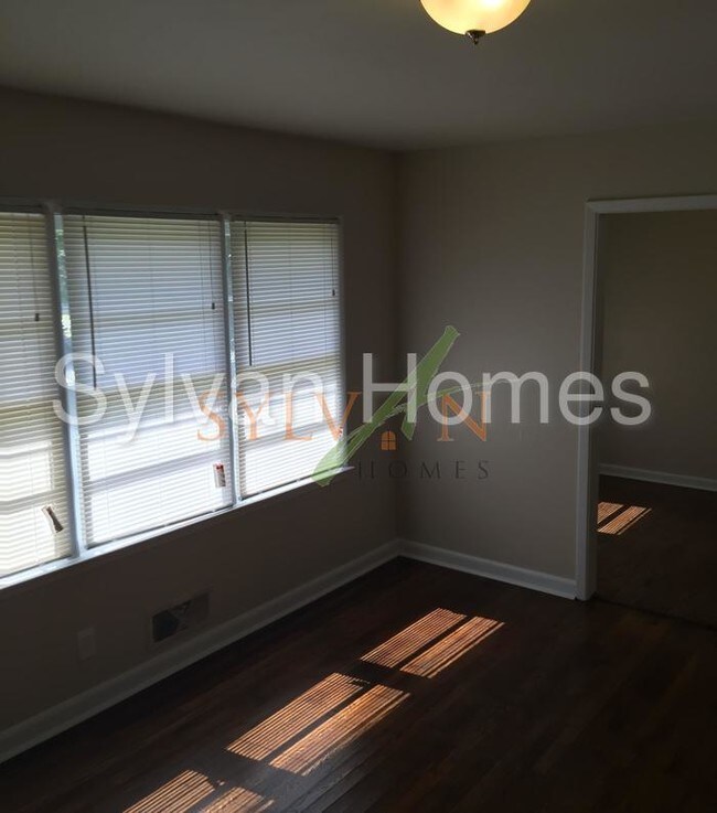 Building Photo - 256 Silver Springs Cir SW