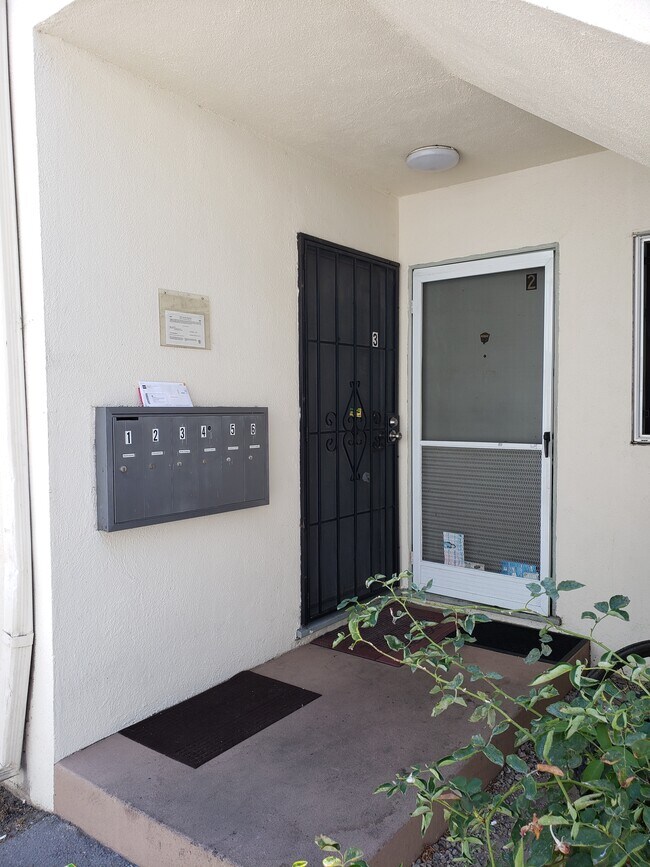 Foto del edificio - 6216 Beck Ave
