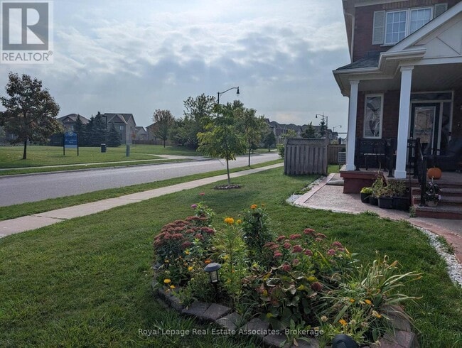 Building Photo - 36 Spicebush Terrace