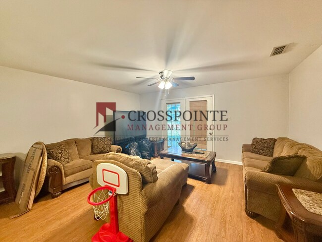 Foto del edificio - 2531-2533 Westminster Dr