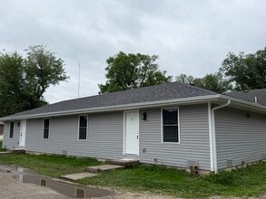 Building Photo - 1649 N Patterson Ave