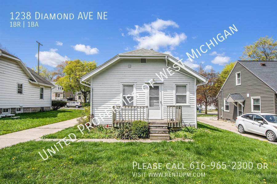 Primary Photo - Available Now | Cute 1 Bedroom, 1 Bath Sin...