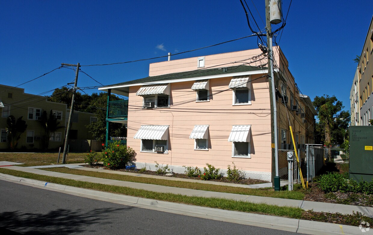 Primary Photo - 433 Delmar Ter S