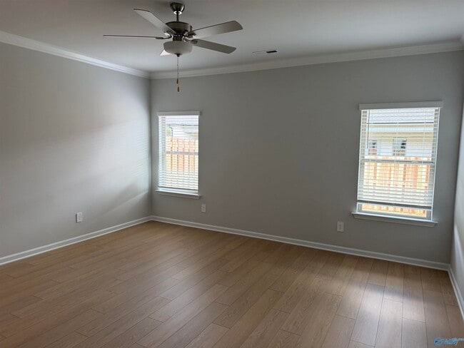 Foto del edificio - 6061 Gardner Maples Dr SE