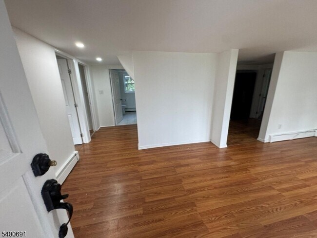 Foto del edificio - 22 Spring Ln