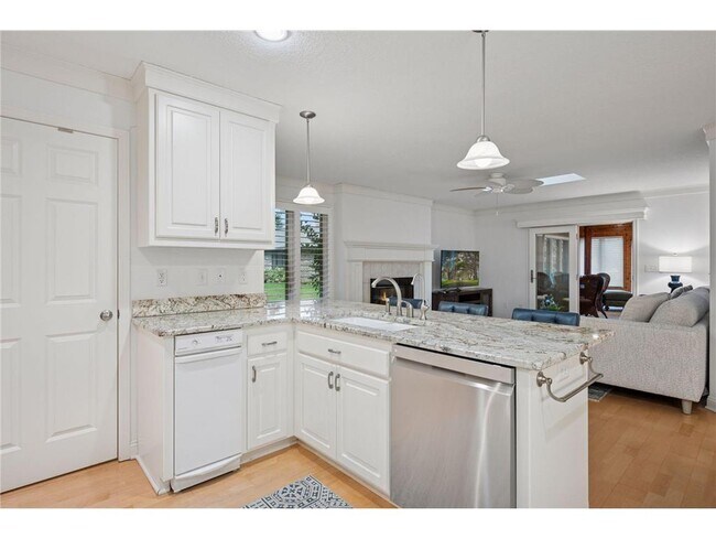 Foto del edificio - 145 Holly Ln N