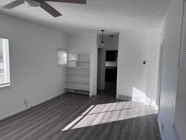 Building Photo - 291 N Washington Blvd