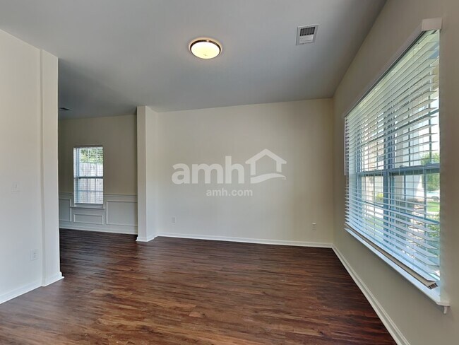Building Photo - 236 Addlestone Cir