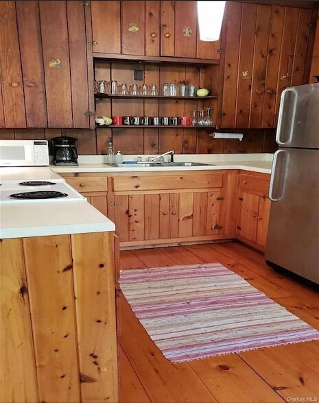 Foto del edificio - 717 Spring Lake Rd