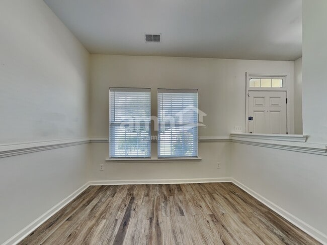Building Photo - 407 Pine Hill Ln