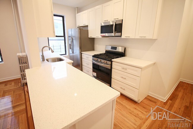 Foto del edificio - 537 Clinton Ave