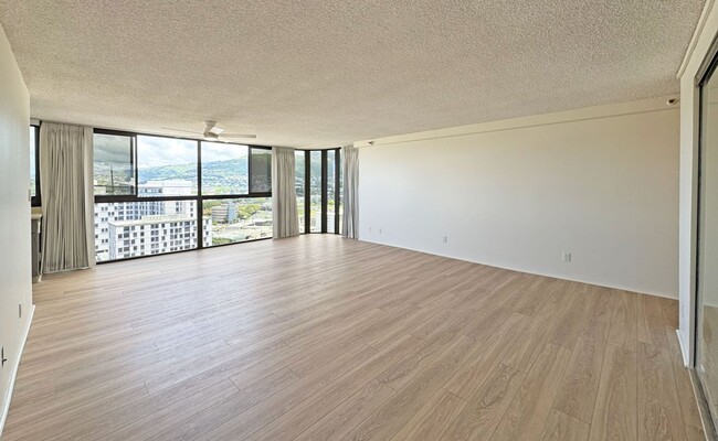 Building Photo - 2724 Kahoaloha Ln