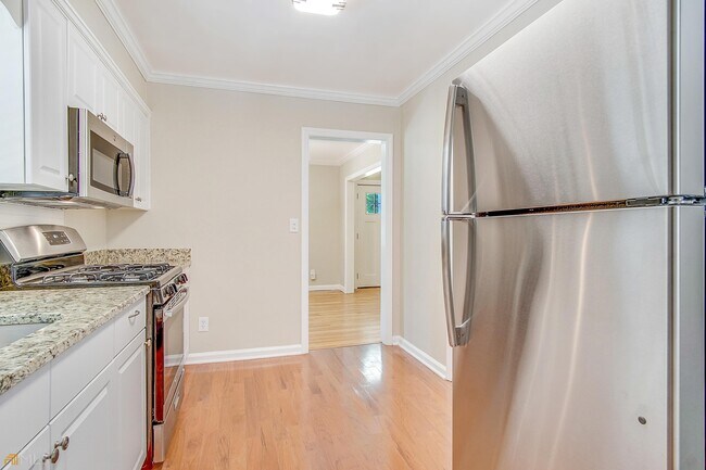 Foto del edificio - 2148 Springdale Rd SW