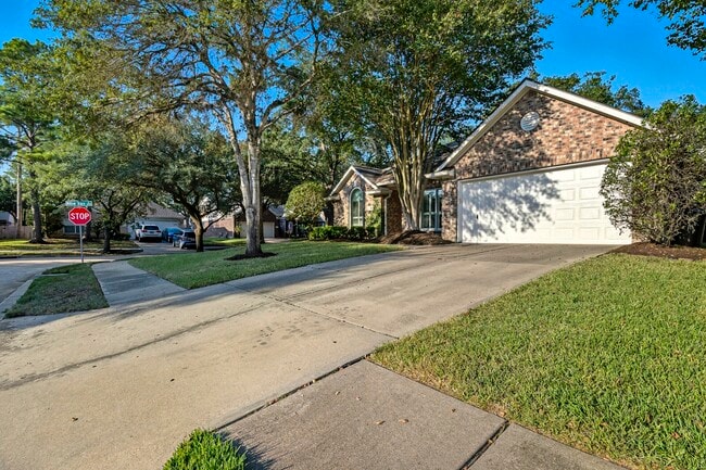 Foto del edificio - 15522 Valley Plum Ct
