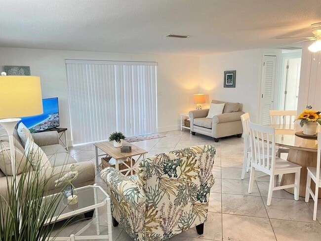 Building Photo - 6154 Midnight Pass Rd