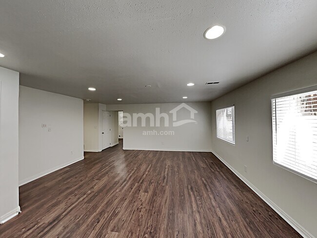 Building Photo - 3877 E Chilton Road