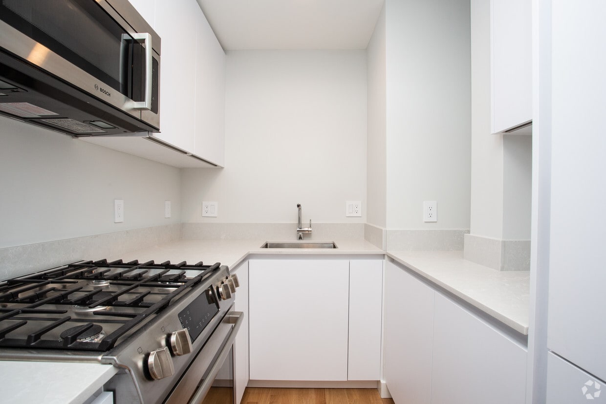 1410 Columbia - 1410 Columbia
