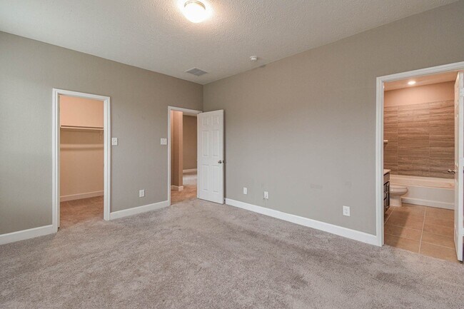Building Photo - 20912 Sheffield Pk Dr