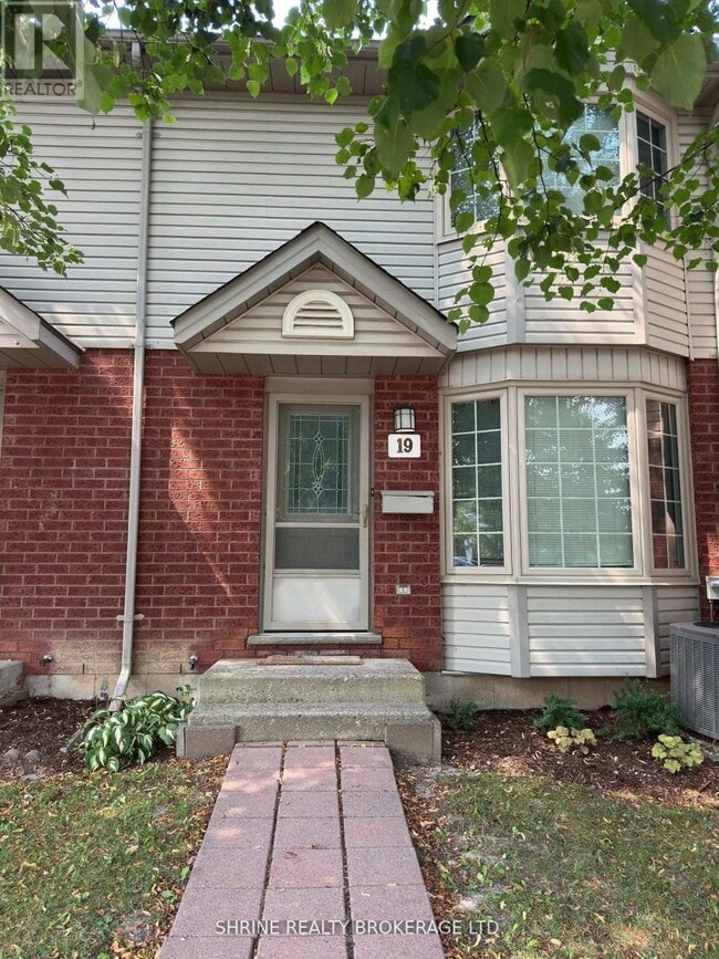 Building Photo - 70 Chapman Ct