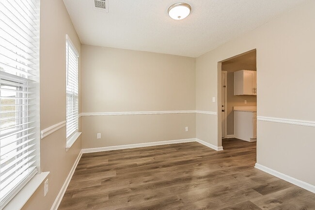 Foto del edificio - 206 Mystic Ct