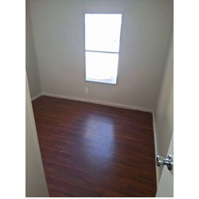 Foto del edificio - 2367 Parrott Dr