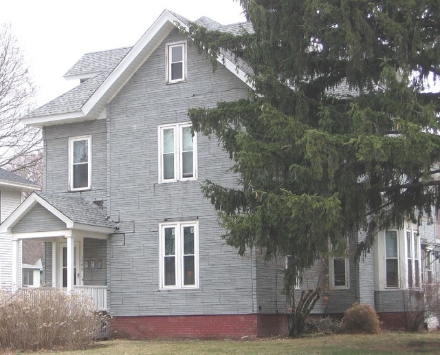 Building Photo - 1064 Park St