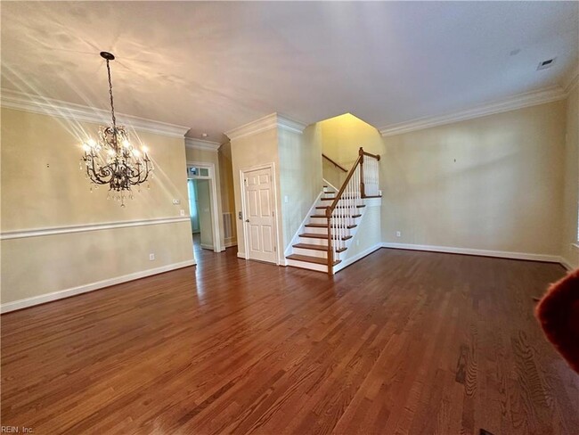 Foto del edificio - 1421 Sommerton Way