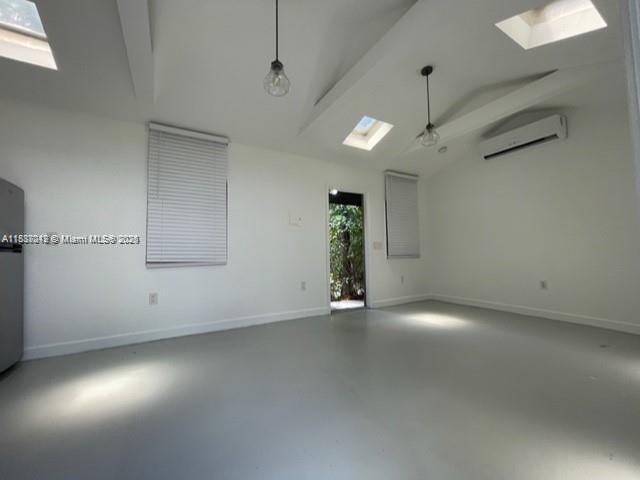 Foto del edificio - 118 NW 24th St